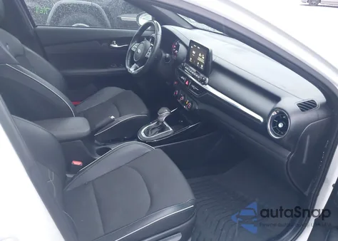 2021 Kia Forte Gt-Line z USA, uszkodzony, nr VIN 3KPF34AD7ME404100